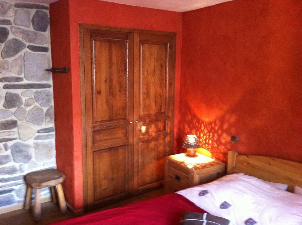Au Chant Des Marmites Saint-Lary-Soulan Rom bilde